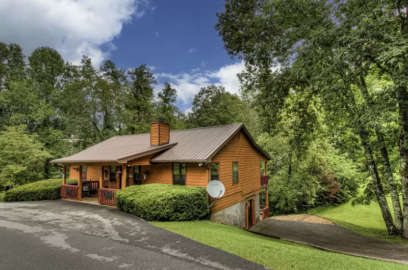 Bear Retreat is a great choice for families on a budget. Comfortable, clean accommodations for you and your loved ones.