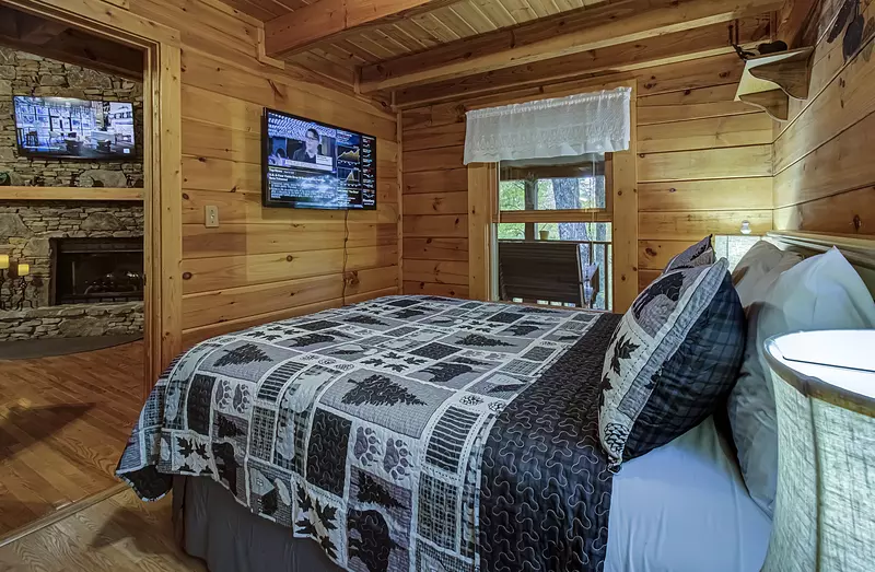 Little Valley Mountain Resort Honeymoon cabin rentals are sought after in the Sevierville, TN area. Come stay at Teddy Bear Haven.